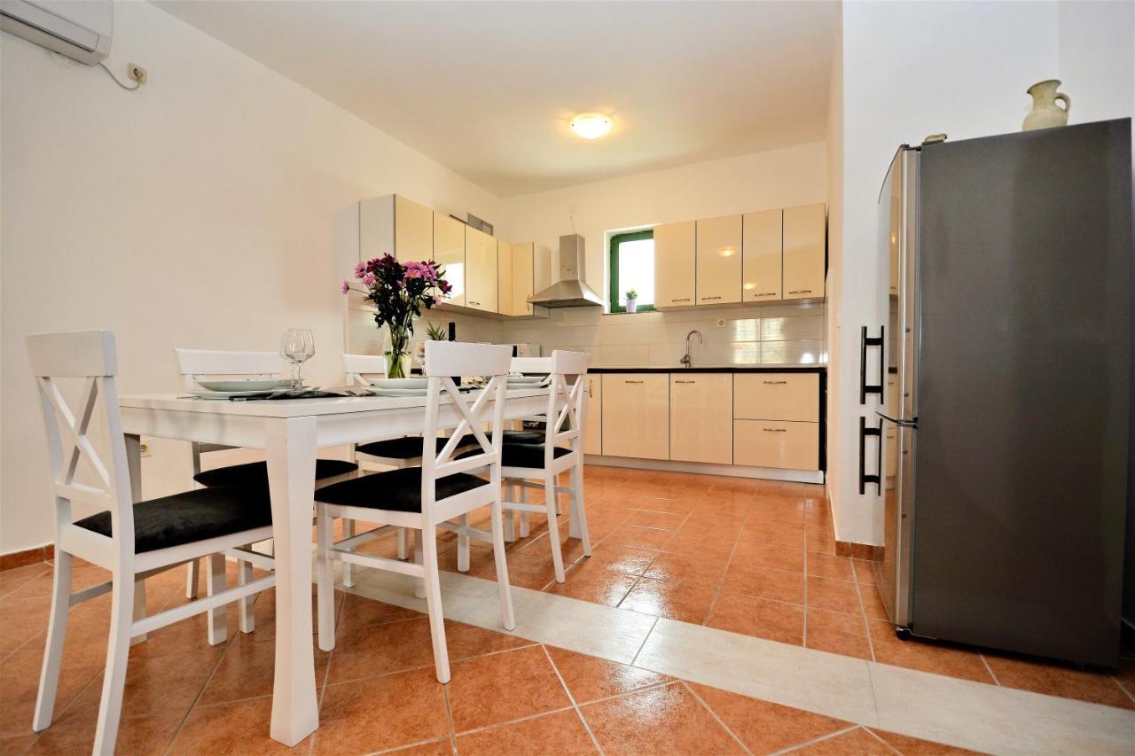 Apartment Allegro Sukosan